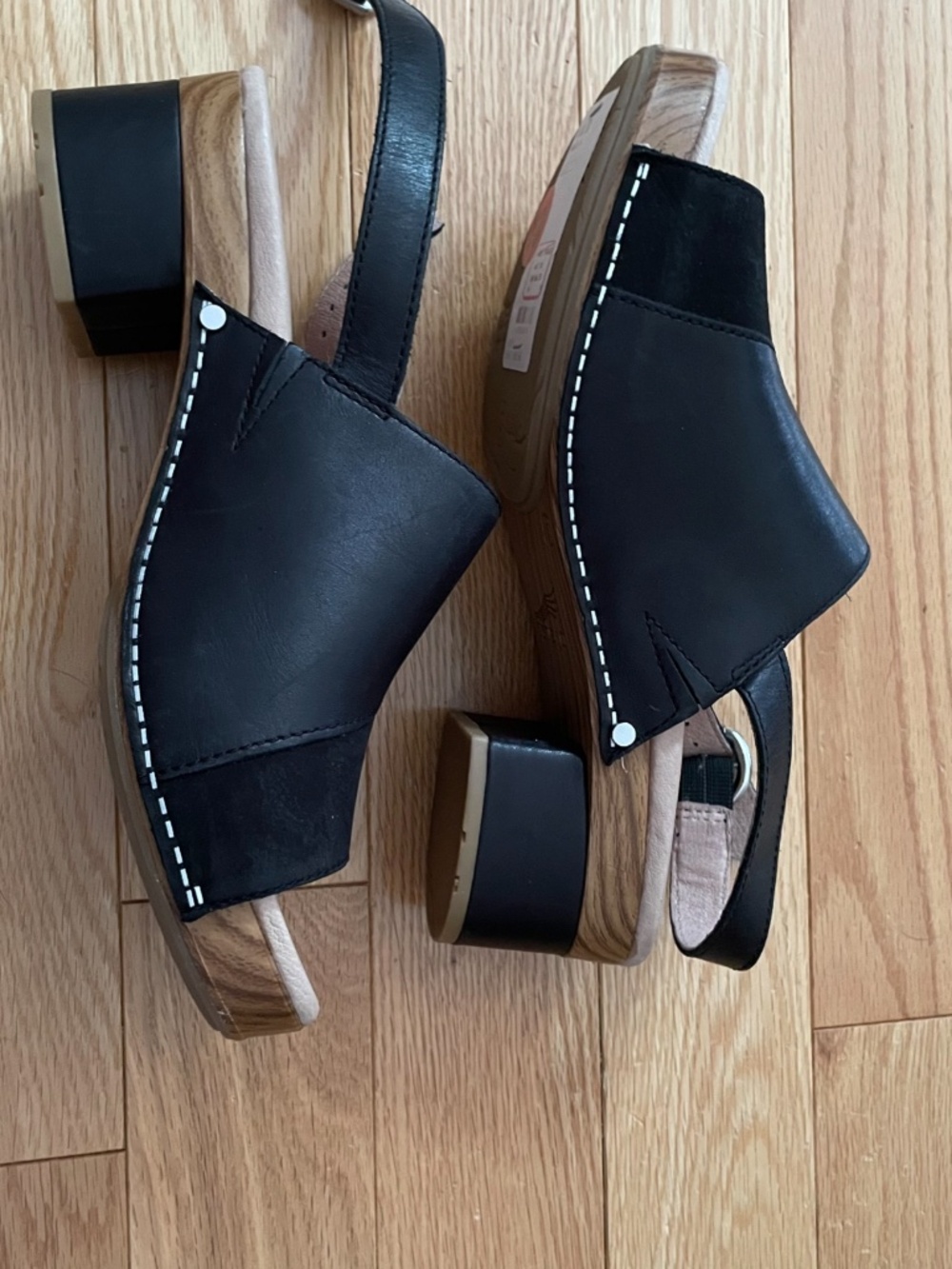 Danskos Sandals, Women’s size 40, Black, Heel Strap, Adjustable with buckle.